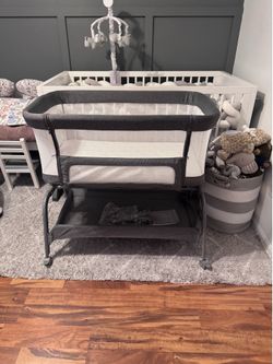 BabyBond 3-in-1 Bedside Bassinet Sleeper / Like New