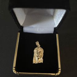 10k Jesus Pendant 