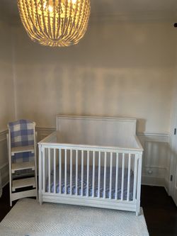 RH Crib that Converts To Big Kid Bed