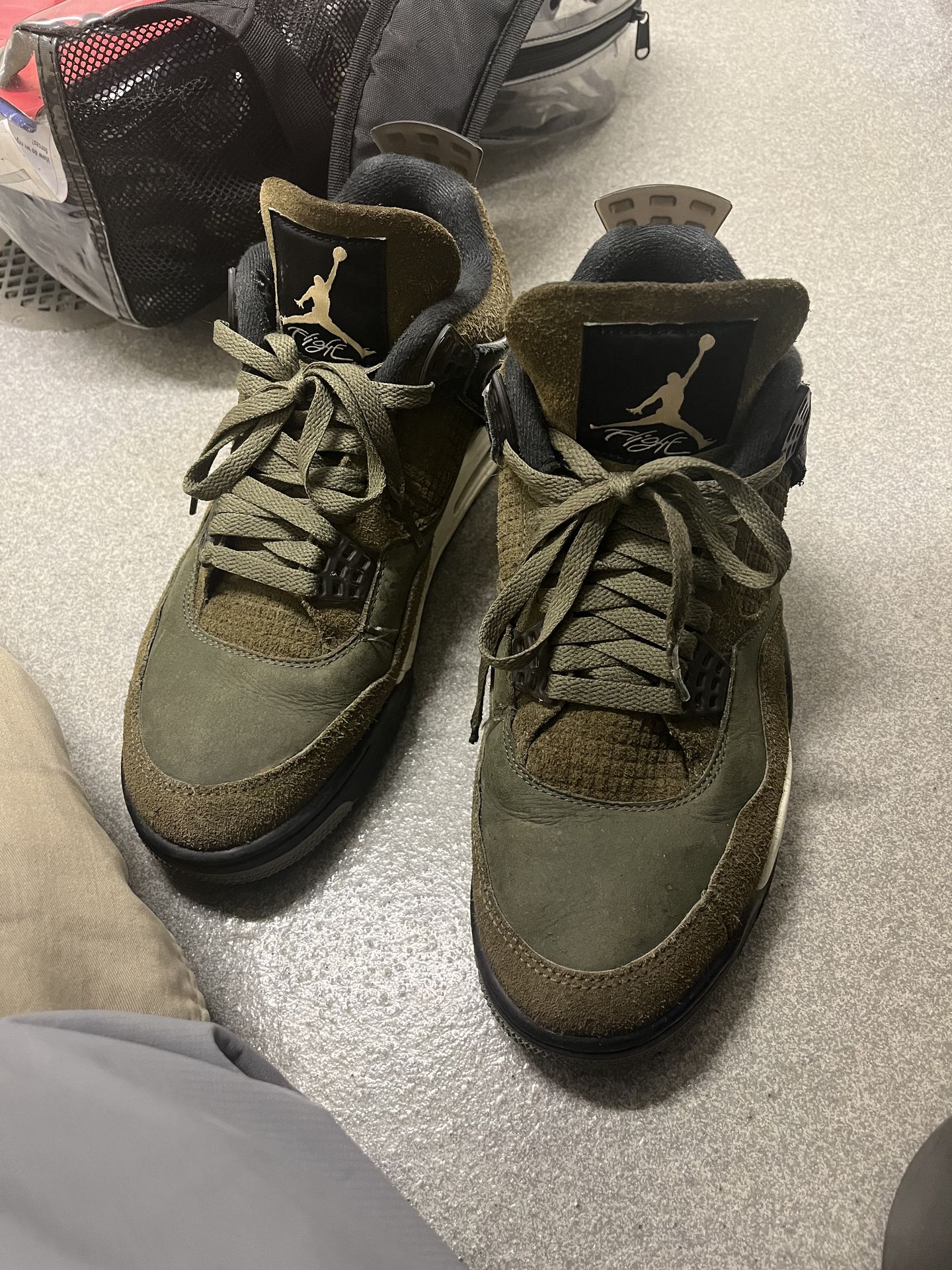Jordan 4 olive green