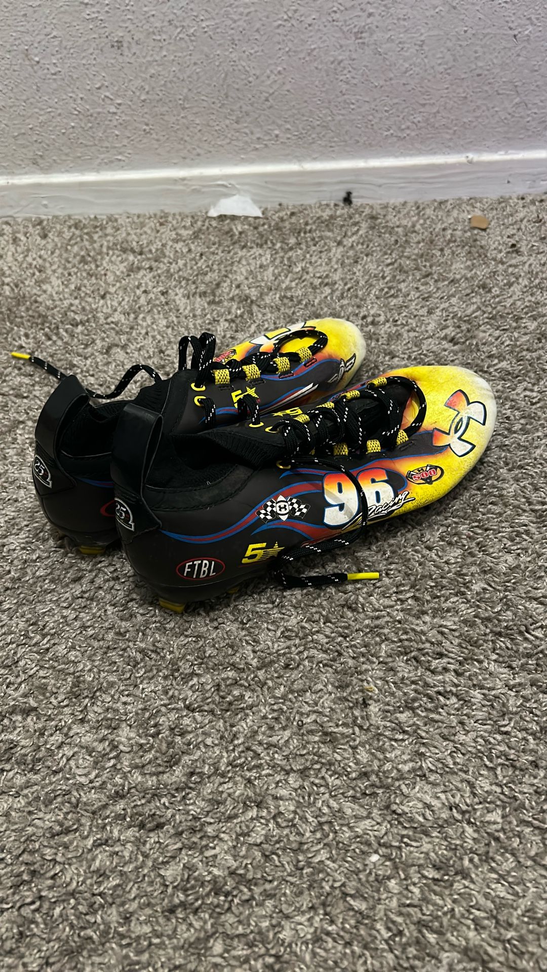 Under Armor Men’s ‘96 Racing TopSpeed football cleats