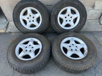 Mercedes Benz ML class SUV 16x8 aluminum wheels and tires 5x112mm