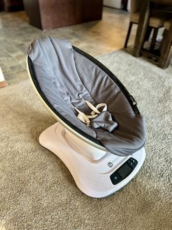 Mamaroo baby swing