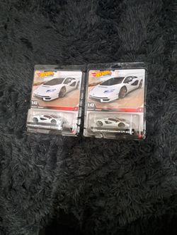 Hotwheels 1:43 Scale Lamborghini Countach LPI 800-4