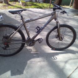 RALEIGH MOUNTAIN BIKE FRONT & REAR DISK BRAKE 