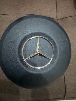 2020 Mercedes CLA 300 steering wheel