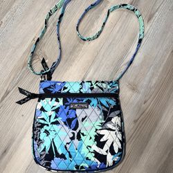 Vera Bradley camo floral small Crossbody purse like new