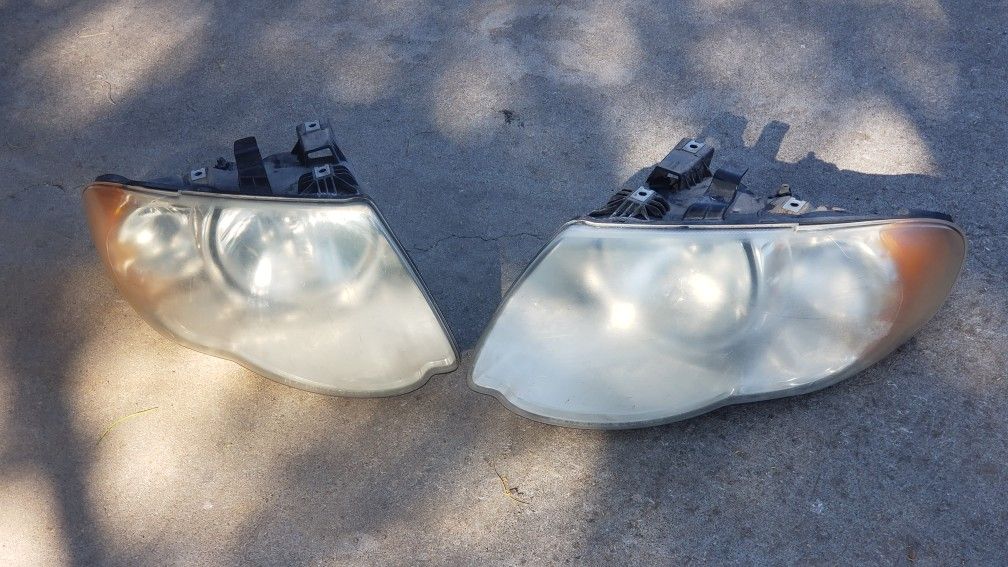 2006 Town & Country Headlights