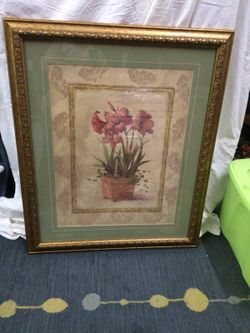 Ornate frame w/ flowers artwork
