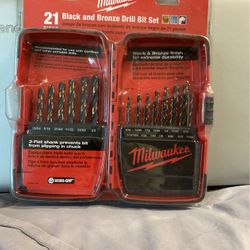 Milwaukee 21 Piece Black And Bronze Drill Bit Set.