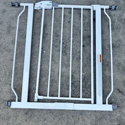 Regalo Easy Step Metal Pet Gate