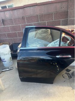 LEFT DRIVER SIDE REAR DOOR 2025 MERCEDEZ BEN C300.