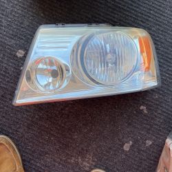 2004 -2008 Ford F150 Drivers Side Headlight 