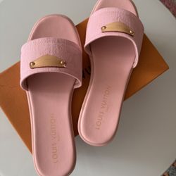 L* Pink Sandals  Size 11