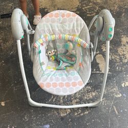 Baby swing 