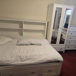 White Bedroom Set