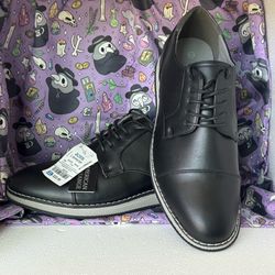 Black shoes size 10-1/2