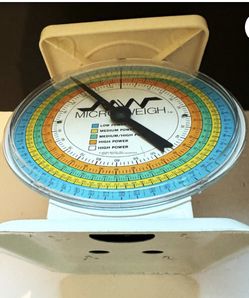 Metal Kitchen Scale- vintage 70s