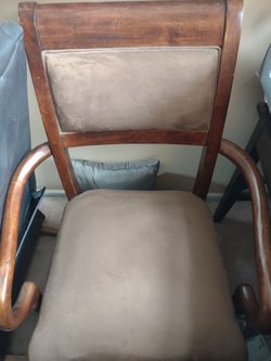 SOLID WOODEN CHAIR w/2arms