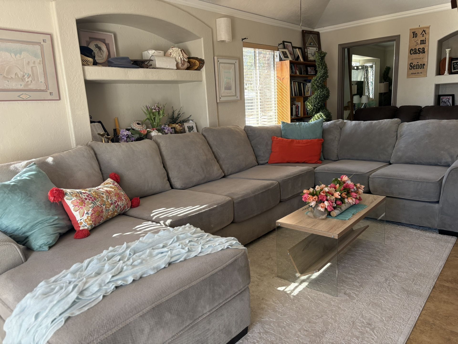 Sectional Couch  “FREE DELIVERY 🚚 