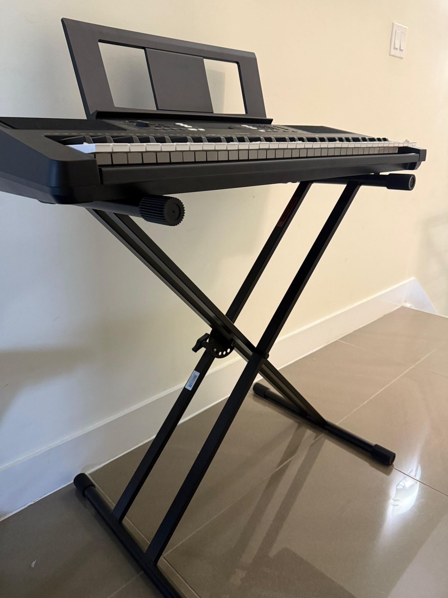Yamaha Psr E373