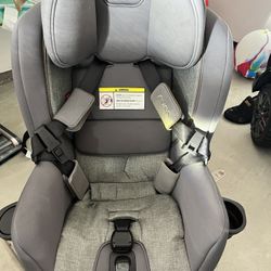 Nuna Rava Car Seat 