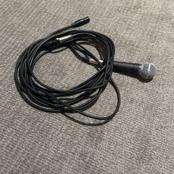 SHURE SM58
