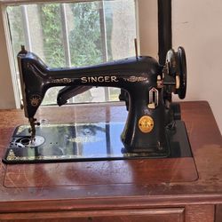 1947 Singer Sewing Machine 