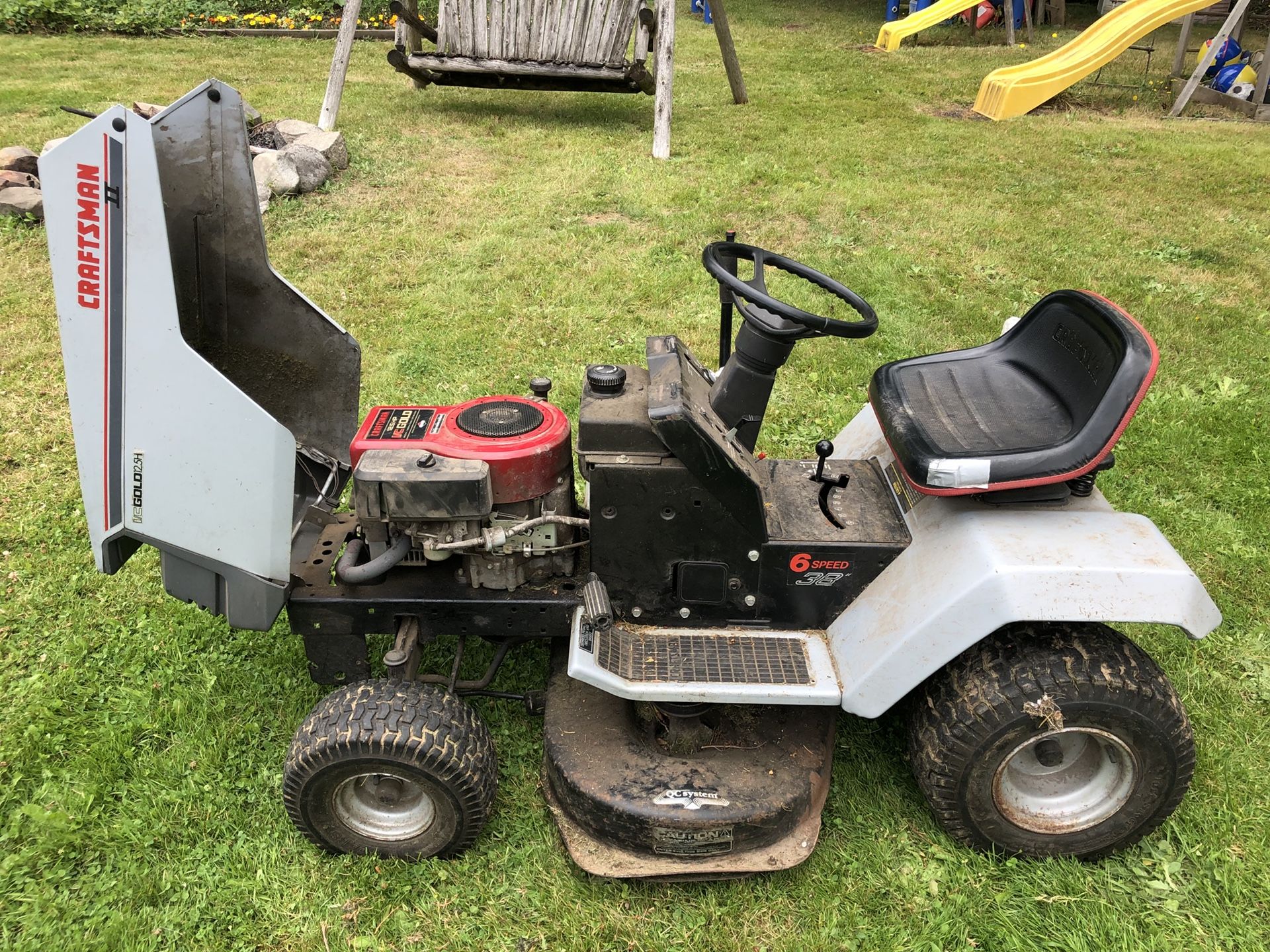 Riding lawn mower craftsman 12.5HP 38”