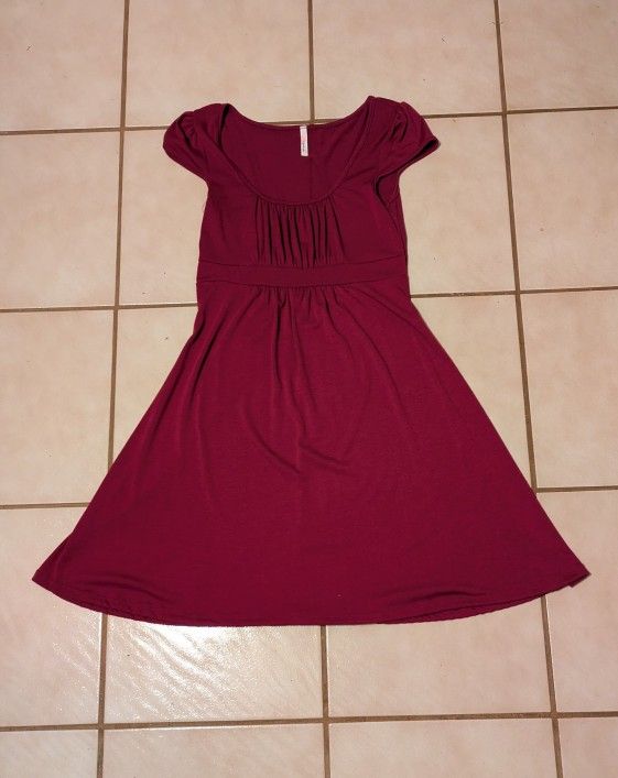 Woman's Lipstick Boutique Burgundy Wine Color A Line Puff Sleeve Dress