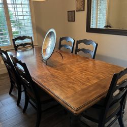 Wooden Dining Table/Furniture With Chairs 