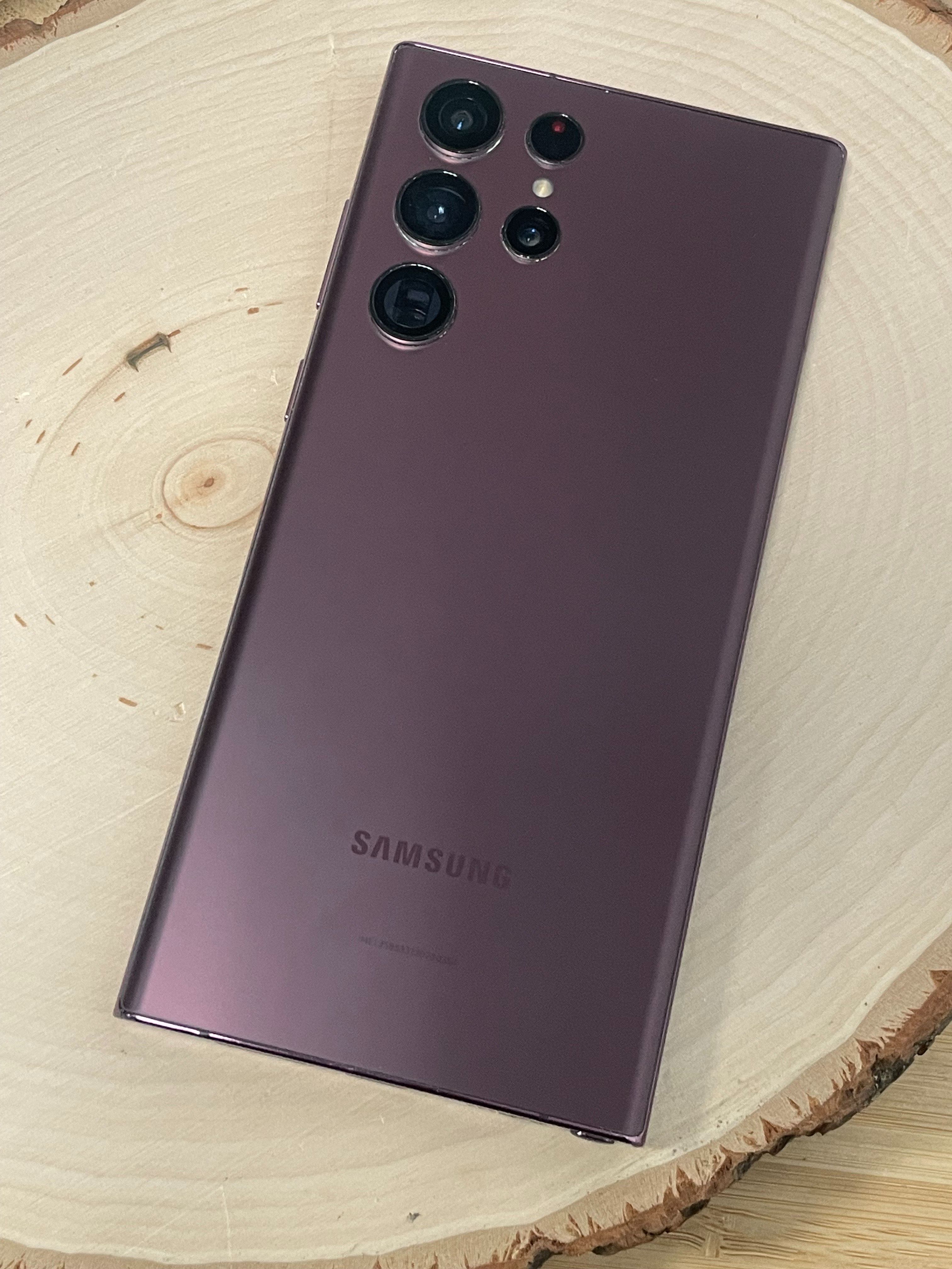 📱 Samsung Galaxy S24 Ultra – Starting at $559