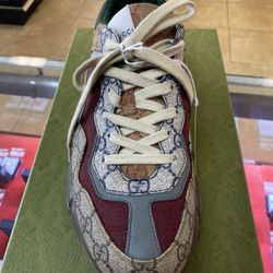Gucci Shoes 