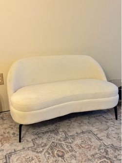 Modern Curved loveseat - Ivory Velvet