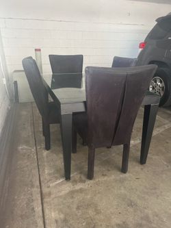 Dinning table