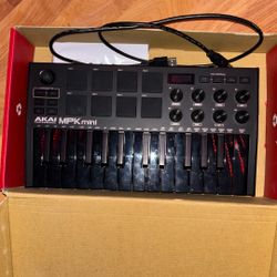 Akai MPK mini 