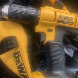 Dewalt 20v MAX DRILL 