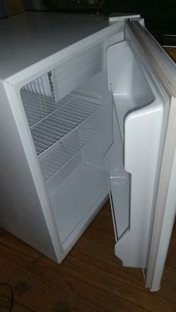 Mini refrigerator