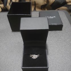 Engagement/wedding Diamond Ring