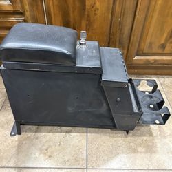 Tuffy Lockable Universal Center Console Deluxe Stereo model