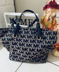 Handbag