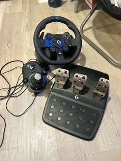 Xbox steering wheel and pedals