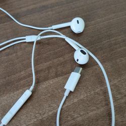 Apple EarPods Headphones with USB-C