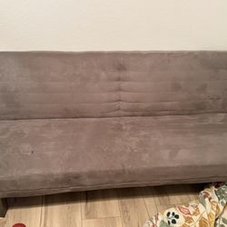 Pull Out Couch 
