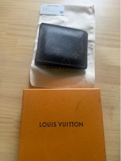 Louis Vuitton men’s folded wallet