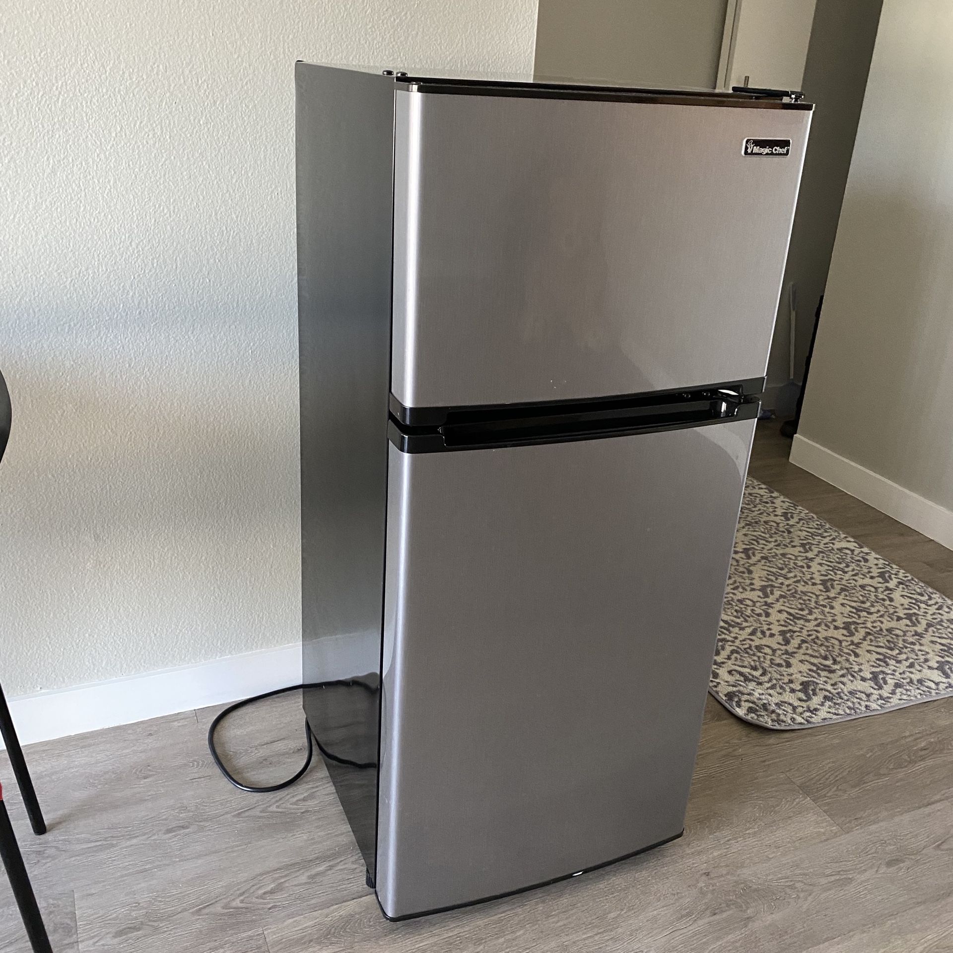 Magic Chef 4.3 cu. ft. Mini Fridge in Stainless Look