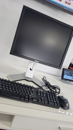 Monitor DELL . En Excelentes Condiciones. Incluye Teclado Y Mouse