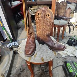 Ariat 9½ D pointy Toe Cowboy Boots