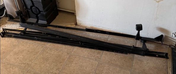 Bed frame Full/Queen- FREE