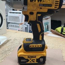 DEWALT
20V MAX Cordless 1/2 in. Impact Wrench Battery Included (Model:DCF900)